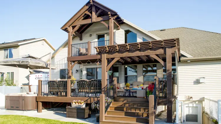 5 Signs Your Front Yard Deserves A Custom Deck Design